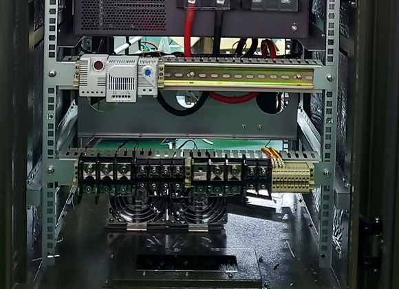 高海拔雷達供應(yīng)系統(tǒng)柜內(nèi)恒溫裝置使用案例